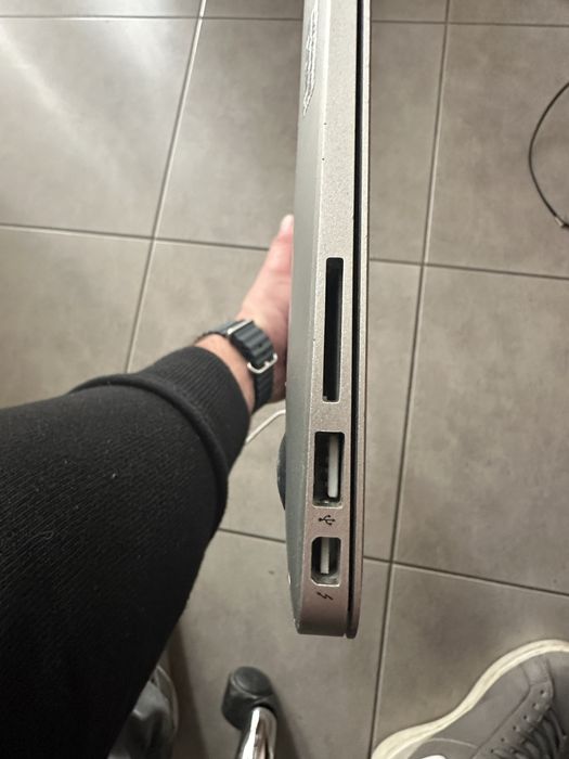 Mackbook air 13 stan bardzo dobry