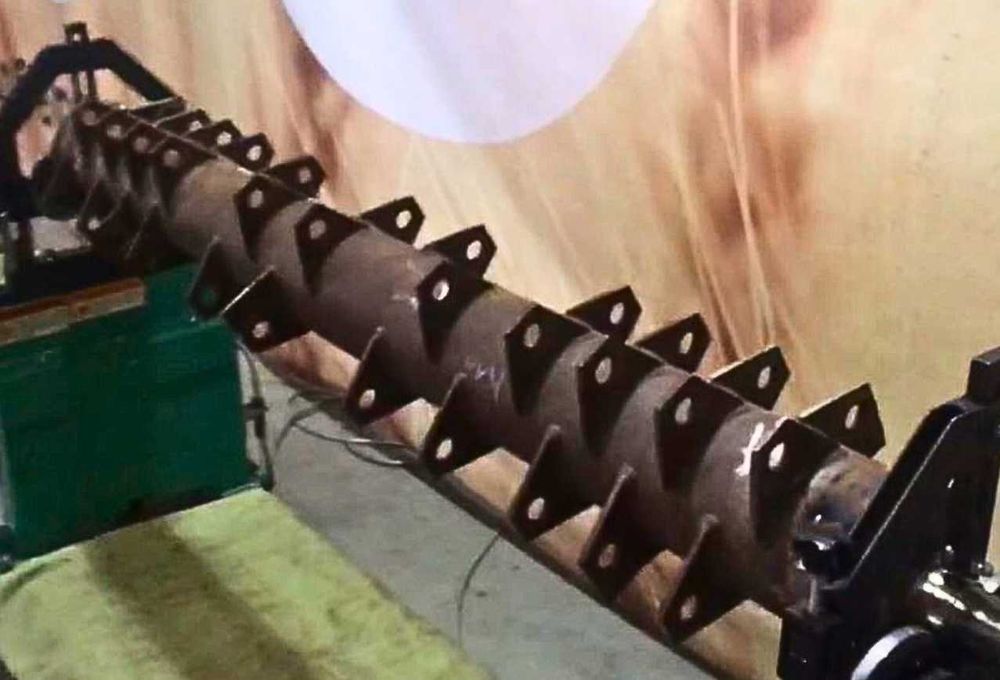 Вал барабана подрібнювача / січкарні / измельчителя / сечкореза