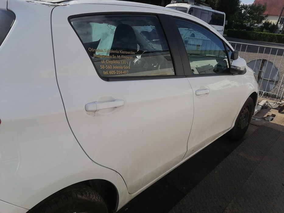 Drzwi tył prawy Toyota Yaris 3 III 17- lift 040 5d