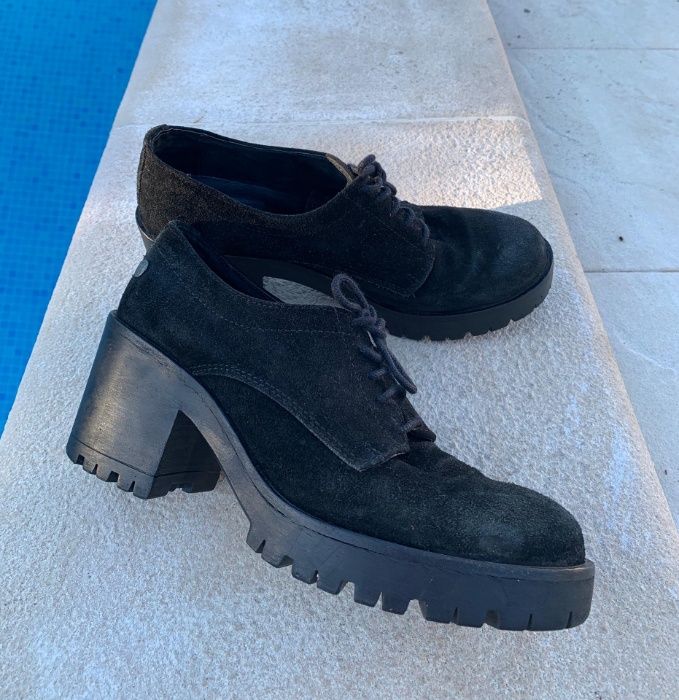 Botas de camurça preta