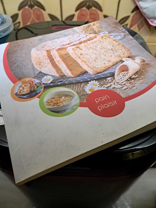 MÁQUINA DE PÃO praticamente nova MOULINEX