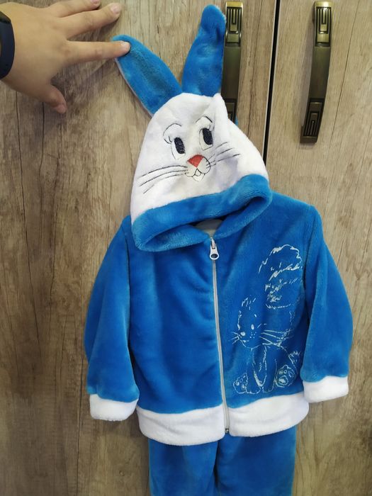 Спортивний костюм зайчика
