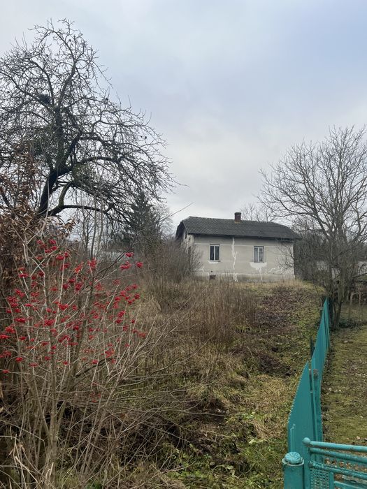 Продається будинок  неподалік Івано-Франківська  в с.Добровляни за ціною земельної ділянки