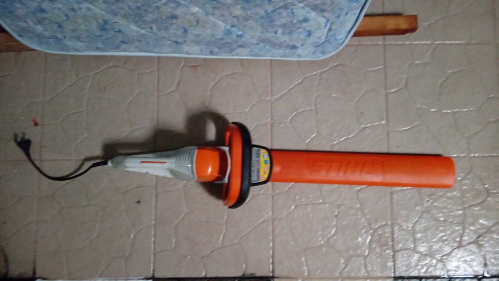 Serra eletrica para vedações  Stihl