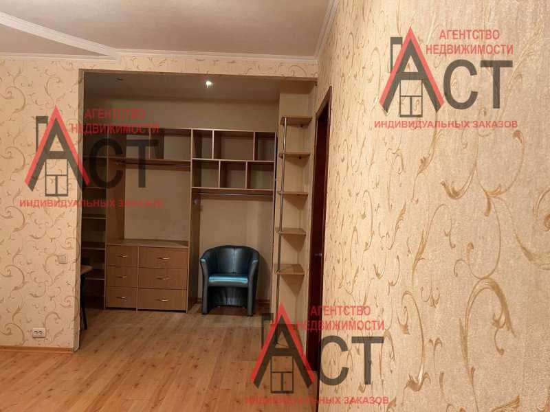 Продам 4-комн. кв. Центр, начало проспекта Героев Харькова, бывш Моск.