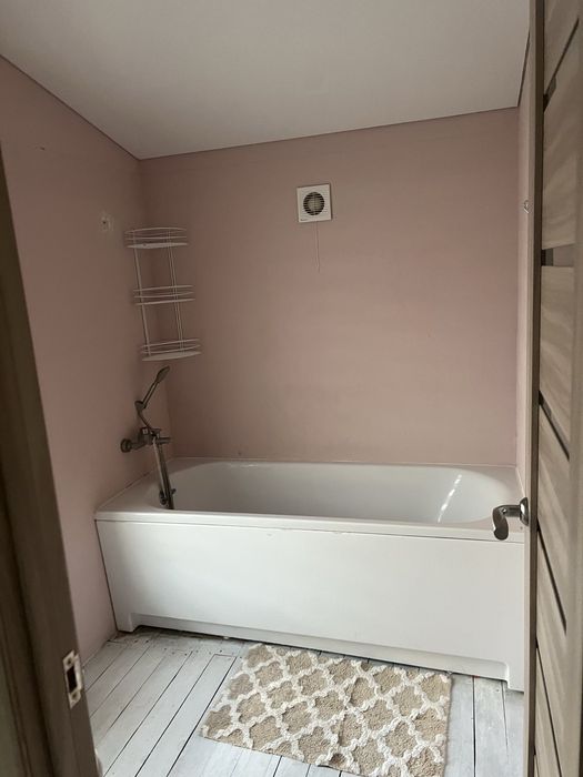 Новий будинок в передмісті Чернігова.