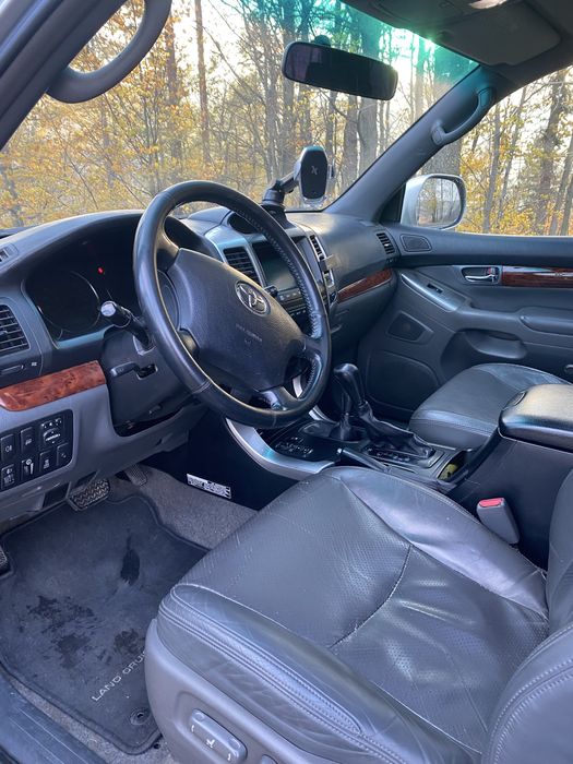 Toyota Land Cruiser 120