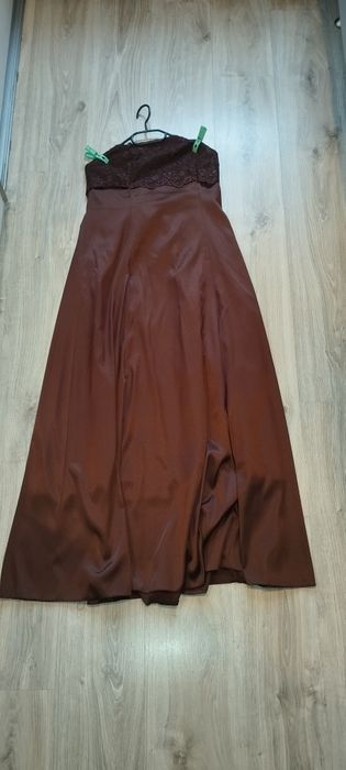 Elegancka suknia wieczorowa z bolerkiem