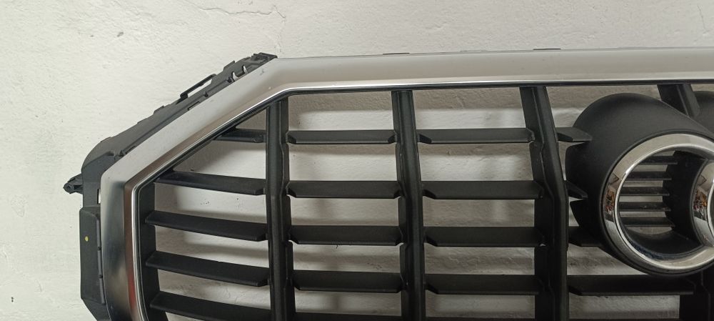 AUDI Q3 II 83A Grill atrapa chłodnicy zderzaka przednia przód