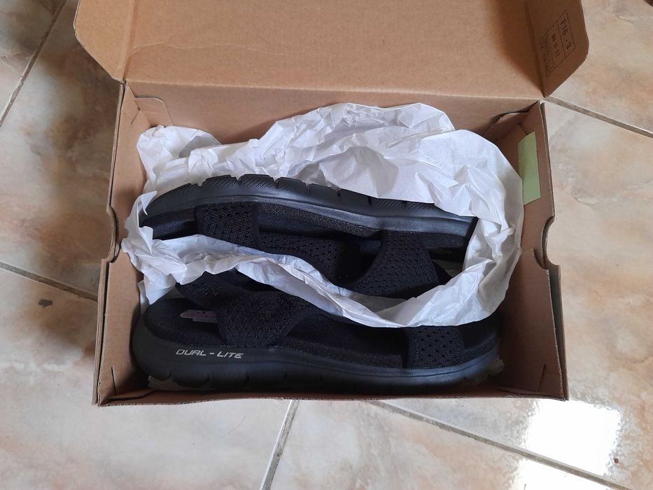 Sandálias Skechers, novos