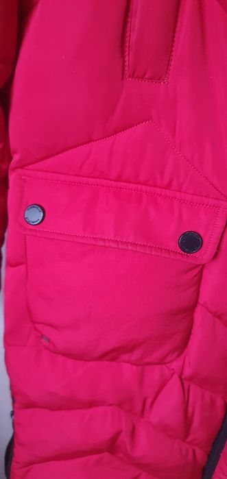 Пуховик женский. С капюшоном. Размер 44-46. В хорошем состоянии.