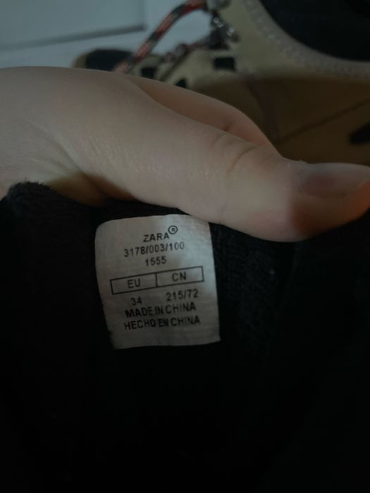 Зимове взуття ZARA