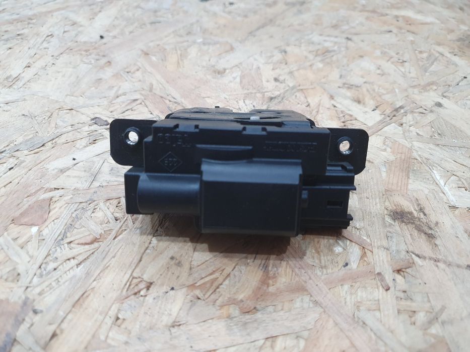 Zamek klapy bagażnika Nissan Micra k12 04r sprawny