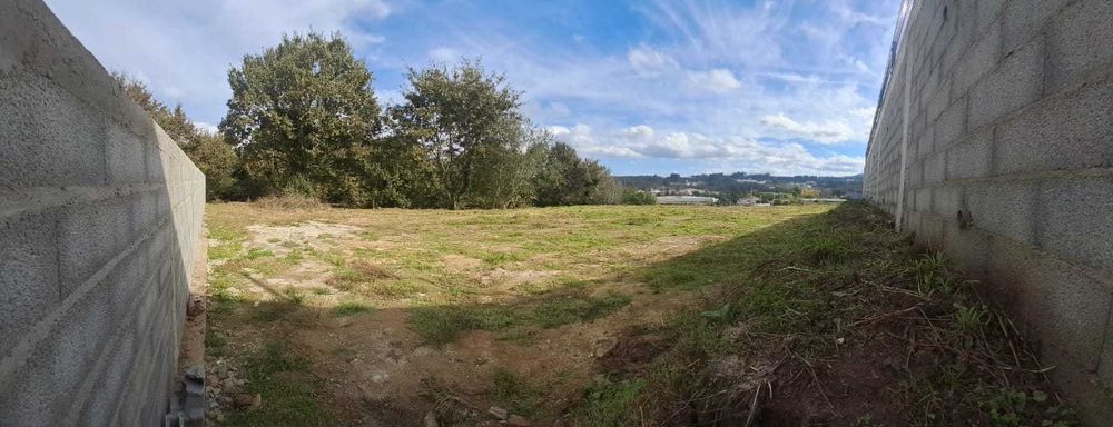 terreno urbano vedado e semi murado