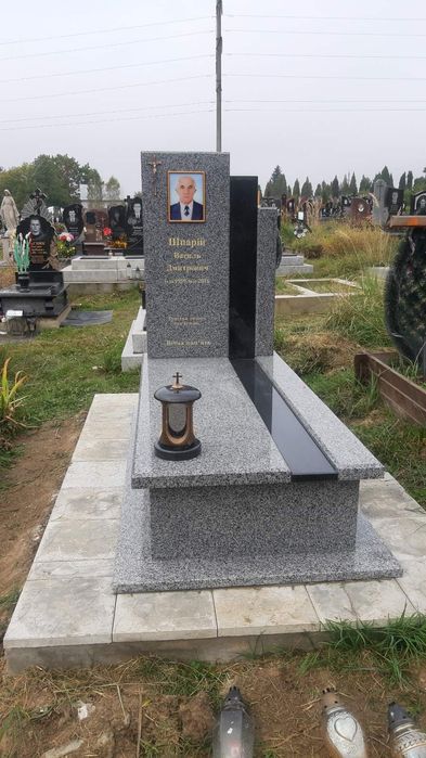 Пам'ятники від виробника LMR