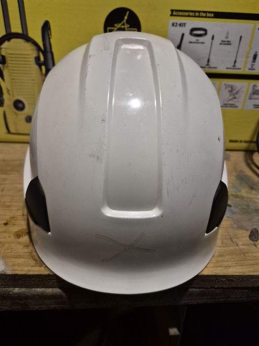 Каска будівельна