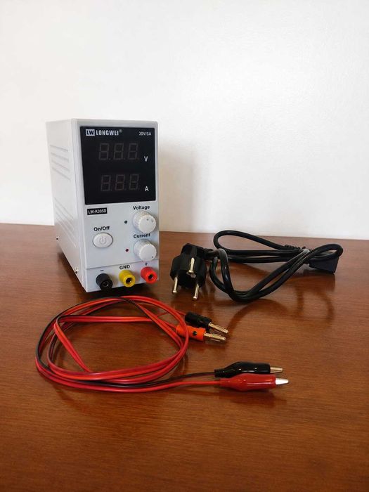 Fonte de Alimentação Regulável LONGWEI LW-305D 30V 5A