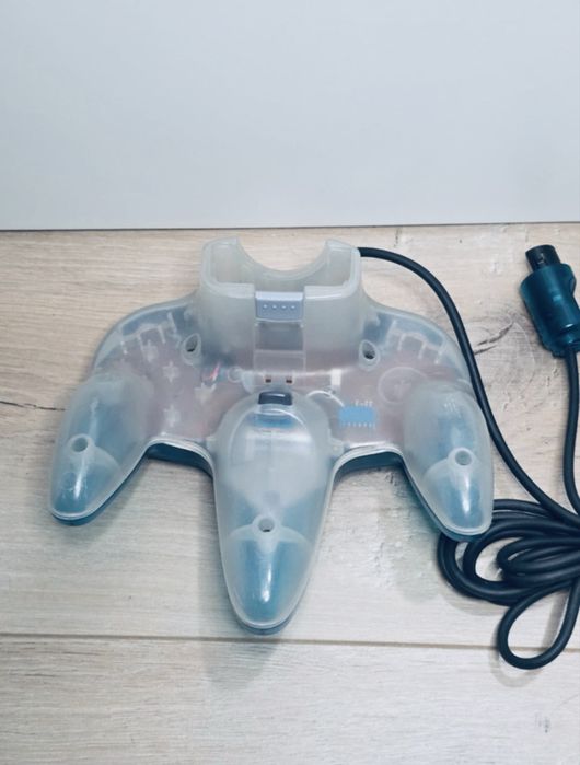 Vendo Nintendo 64 clear blue Pal