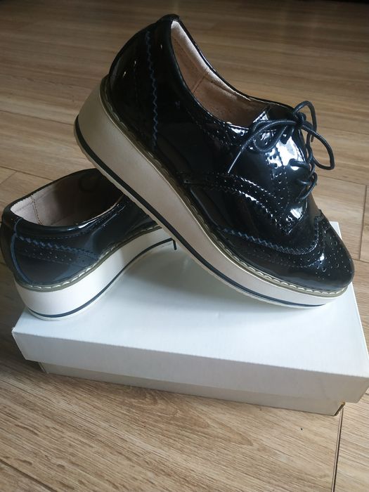 Туфлі класичні, черевики оксфорди