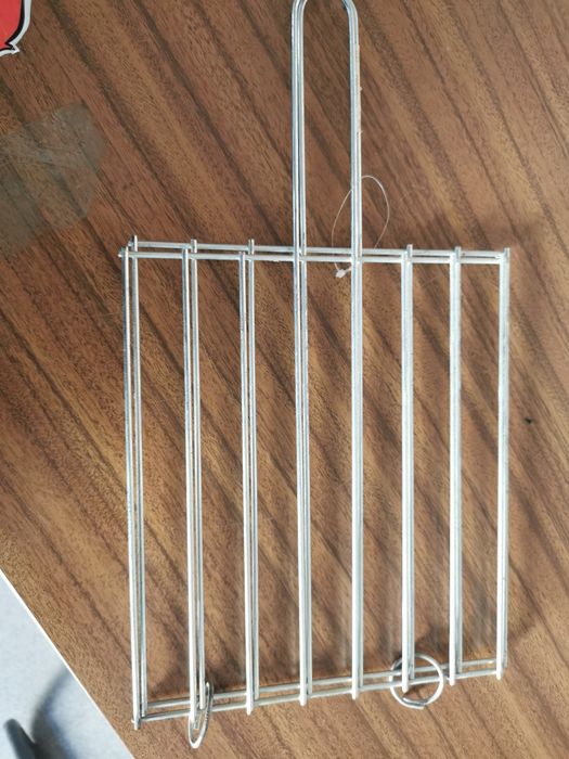 Grelha nova para assar.