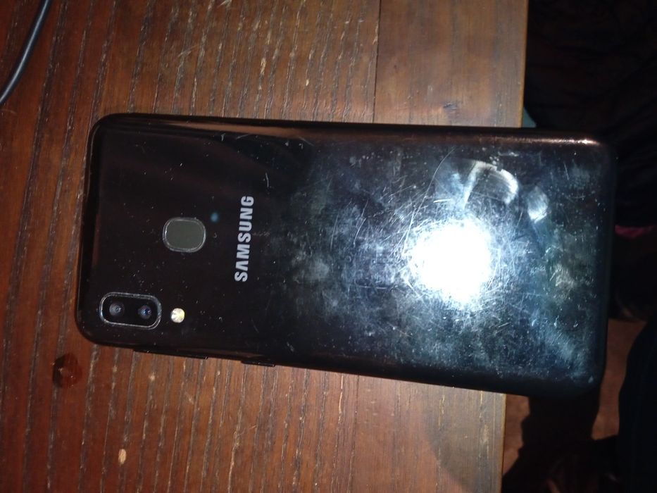 Samsung A20a estalado a trabalhar