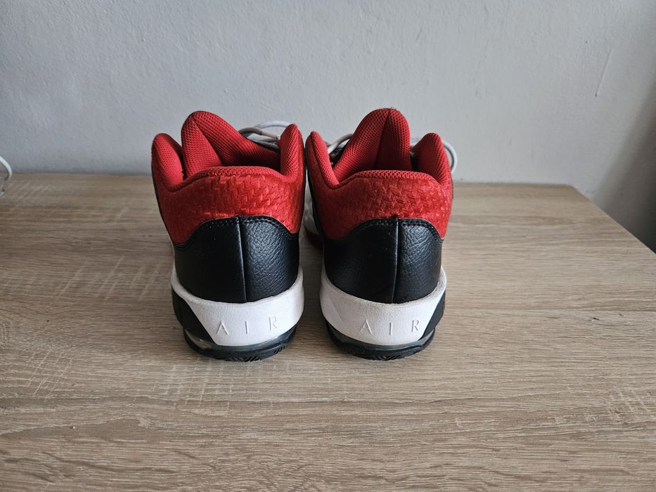 NIKE AIR JORDAN Max Aura 3 Bred rozm.39