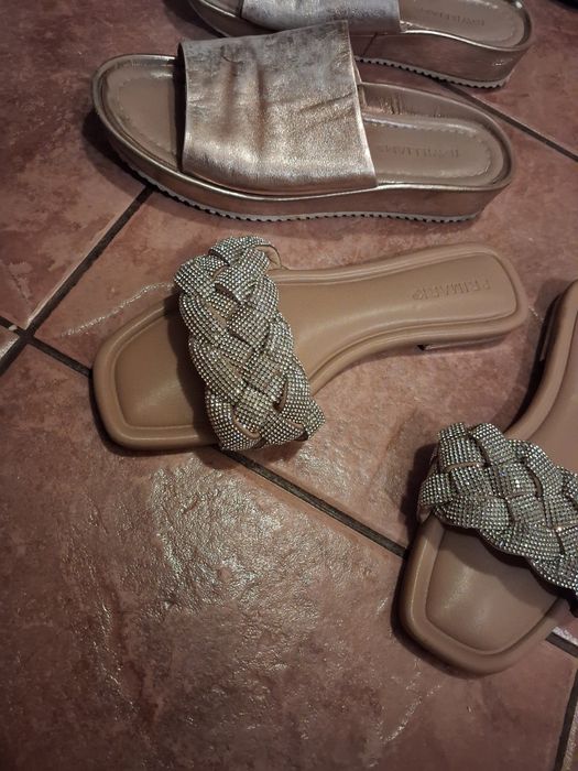 2 pary butów piękne klapki skóra naturalna