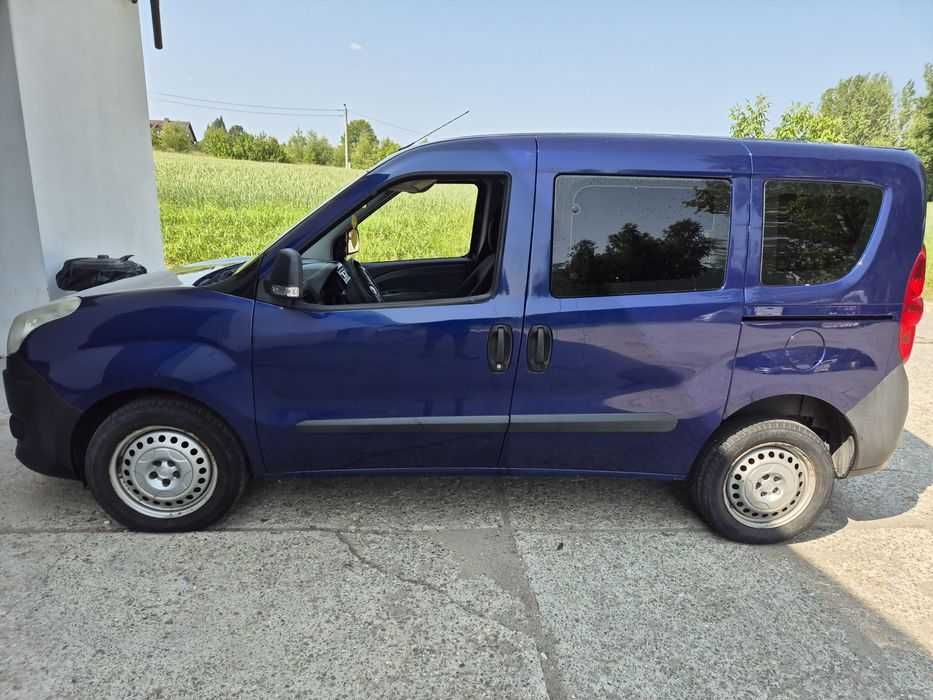 Fiat doblo 5 osobowy bardzo zadbany