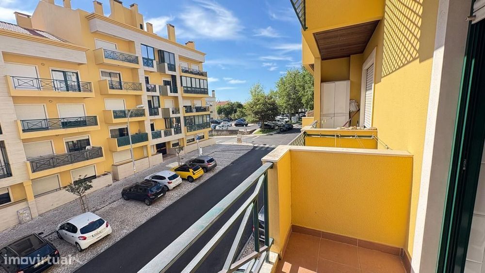 Apartamento T2 com estacionamento, Carcavelos, Cascais