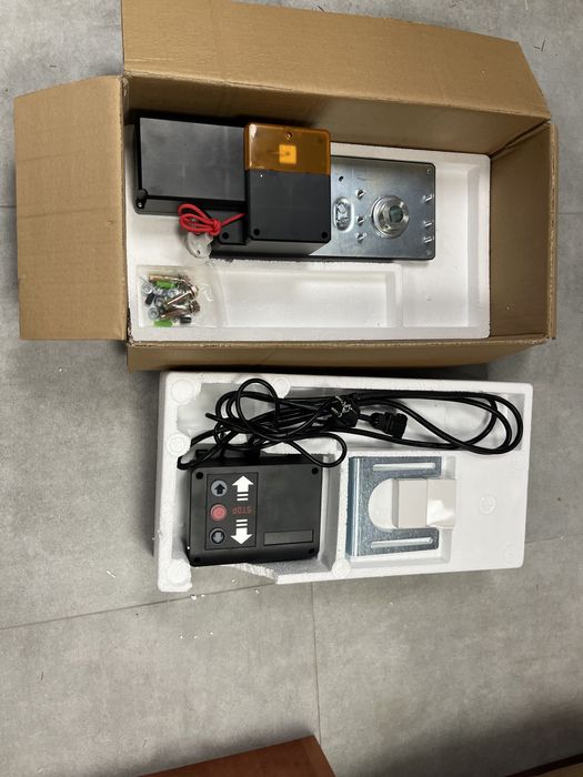 Prowadnice do bramy segmentowej zestaw wysokisc 350