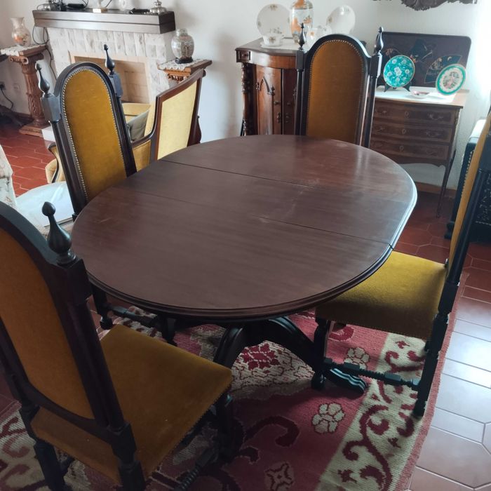 Mesa de Sala de Jantar + 4 Cadeiras