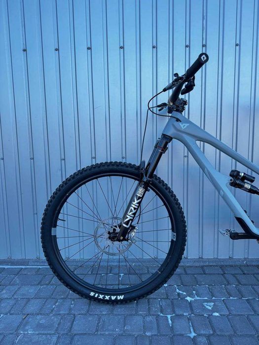 rower karbonowy 
YT JEFFSY UNCAGED 6 Carbon RockShox Ultimate Flight