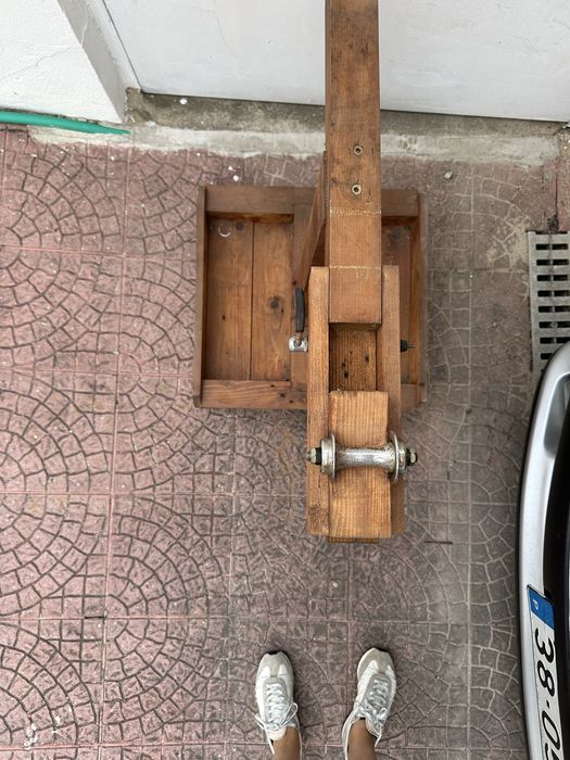 Cavalete ou suporte para manutenção de bicicletas