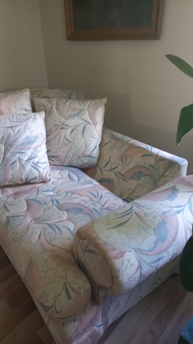 Sofa dwuosobowa wielokolorowa
