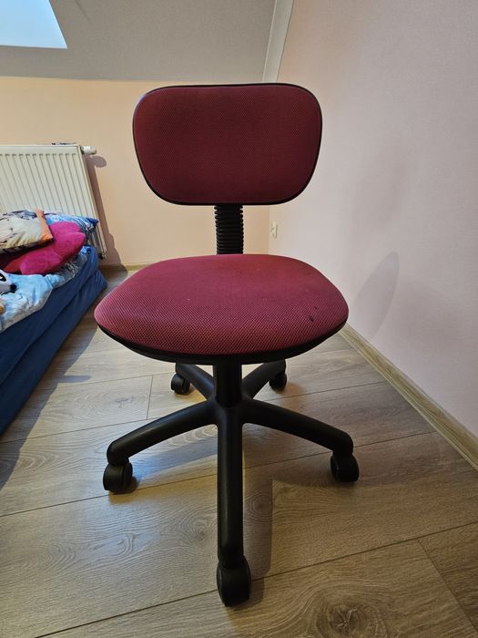 Fotel obrotowy do biurka dziecięcego