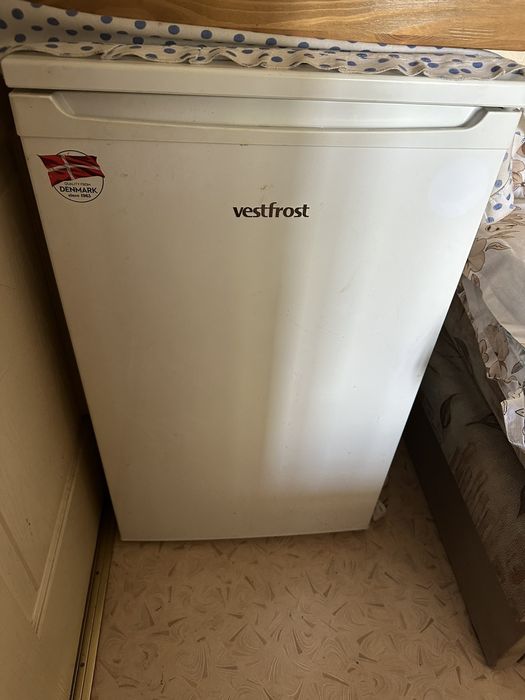 Продам морозильную камеру vestfrost