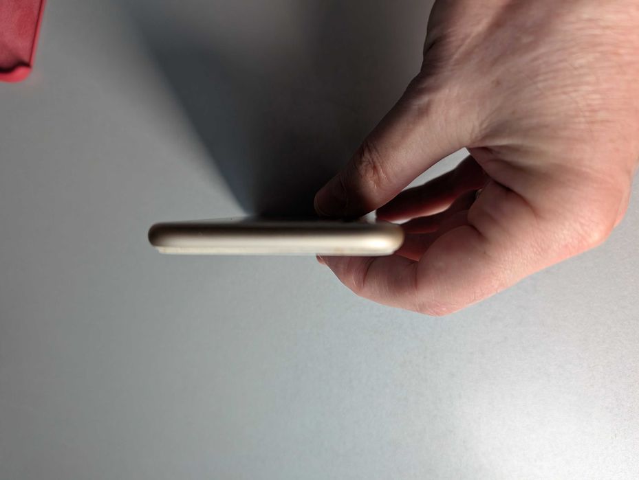 IPhone 6S с заменнёным акумом 64gb