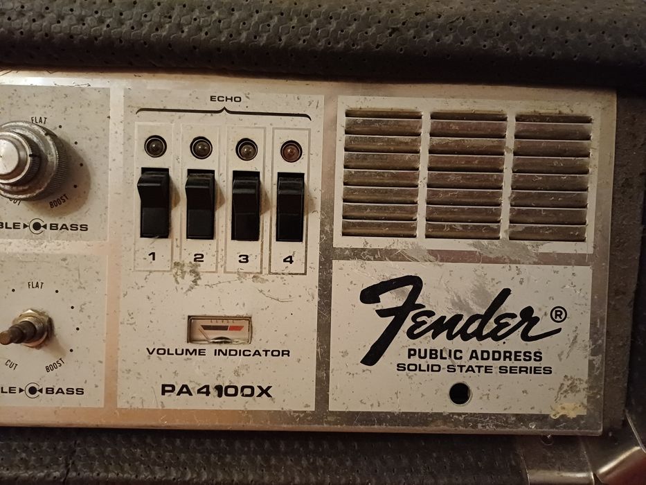 Fender PA 4100X Vintage (Anos 70) – Solid State Series