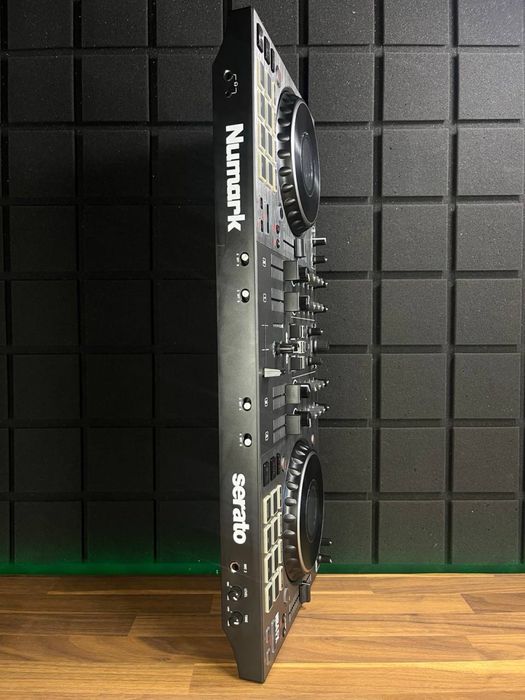 Numark NS4FX (БЕЗКОШТОВНА доставка)