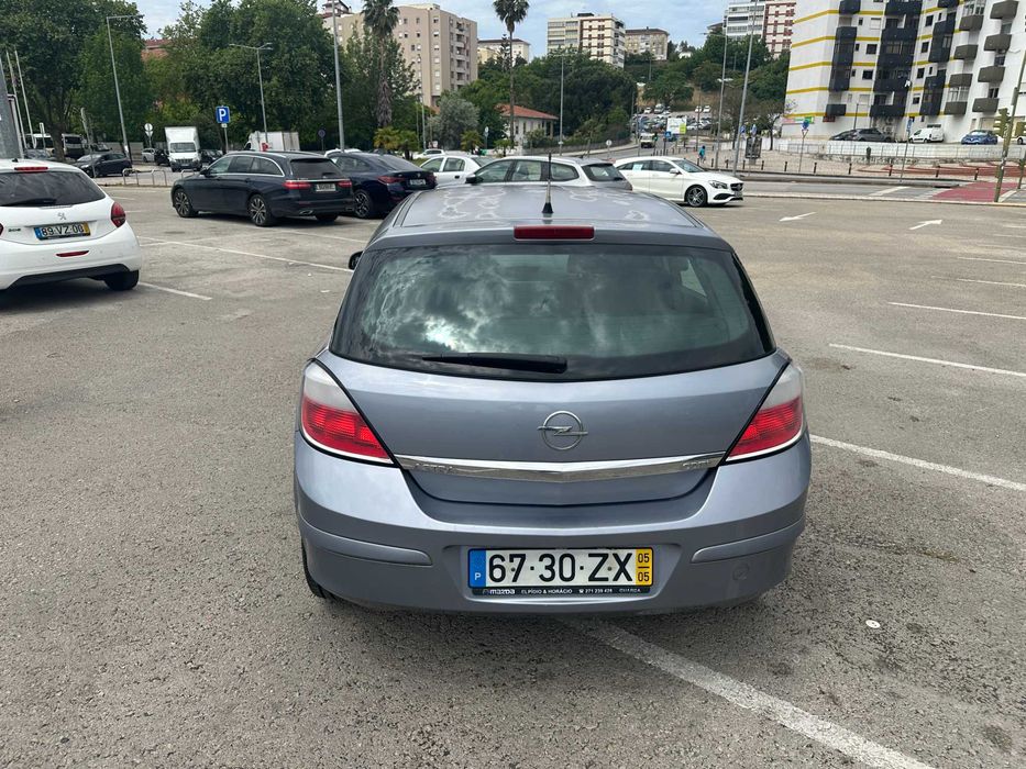 Opel Astra H 1.3 CDTI 90 cv — 2005 — photo 4