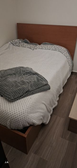 Cama roupeiro e consola
