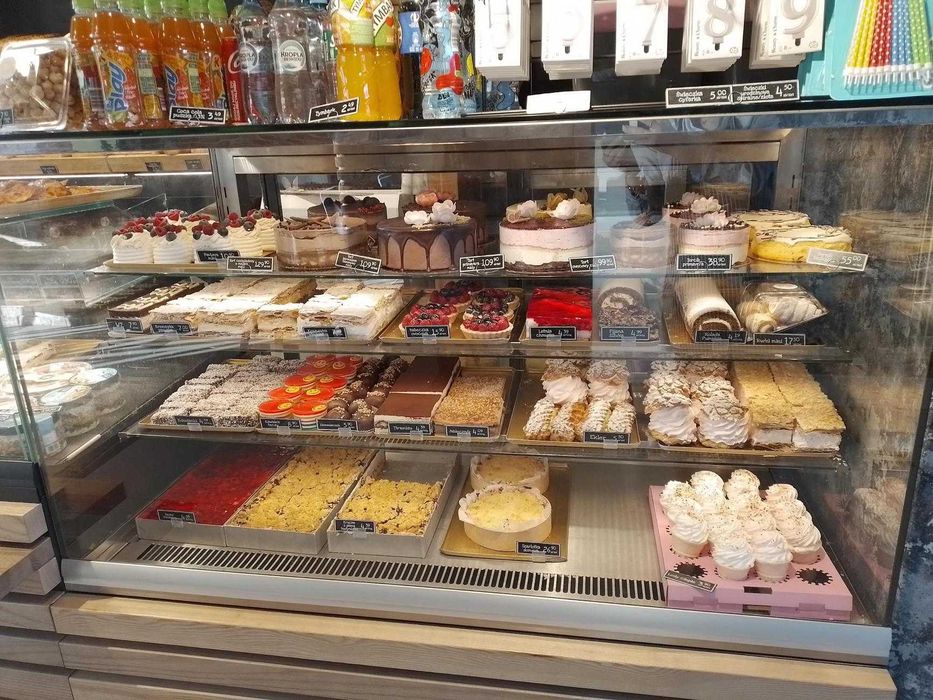 Sprzedam   witrynę cukierniczą Classic