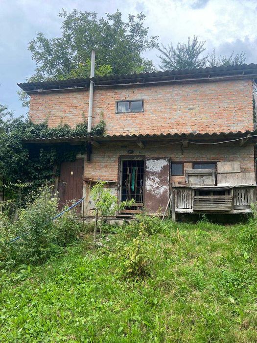 Продам дім, за містом із земельною ділянкою