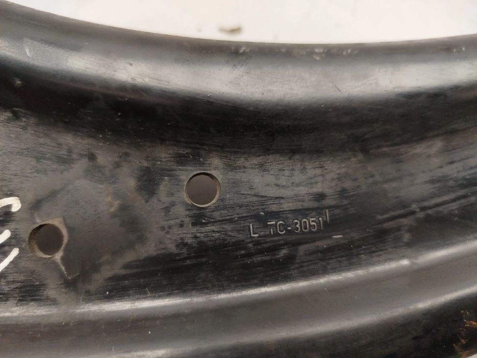 Braço de suspensão frente esquerdo FORD Puma (J2K, CF7)