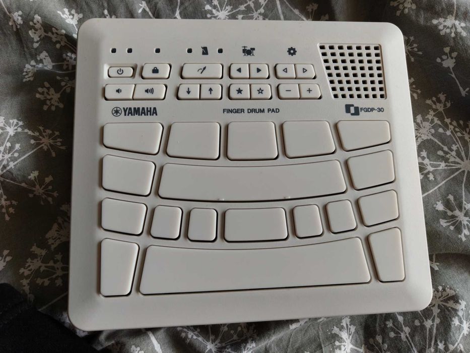 Yamaha FGDP-30. Finger Drum . Kontroler perkusyjny