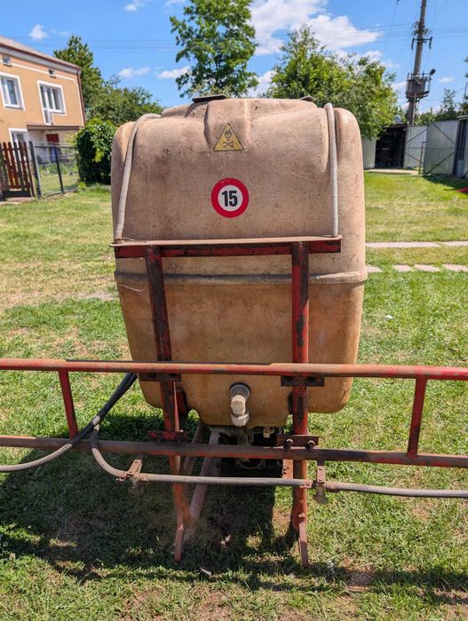 opryskiwacz 300L