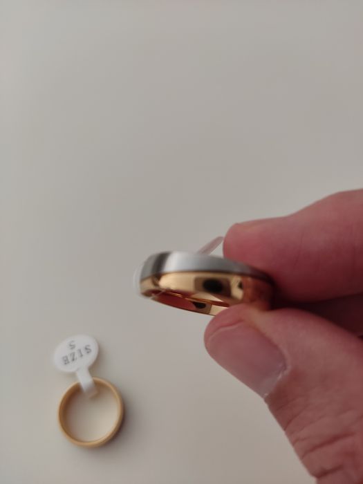 Aliança Prateada com banda dourada em aço de 6mm inoxidável - Novo