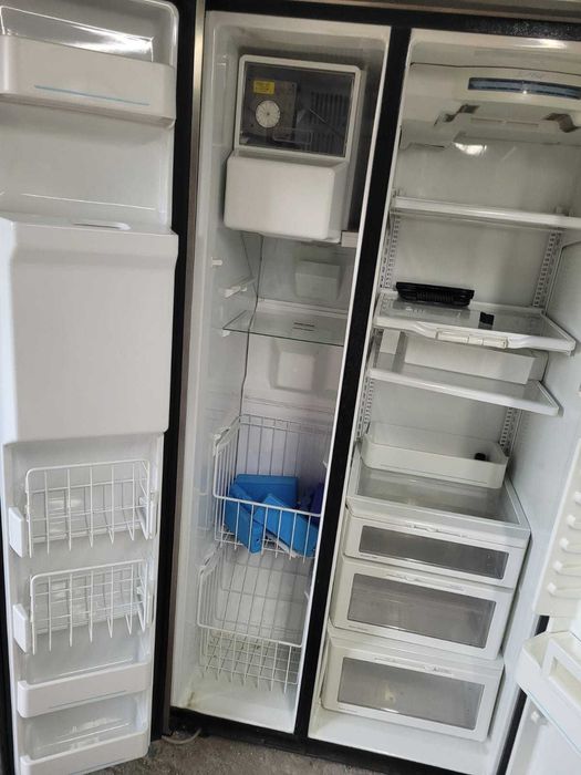 Lodówka stalowa duża amerykańska woda sprawna Sansibar