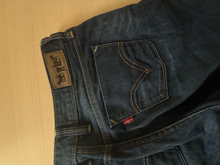 Джинси - levi's справжні