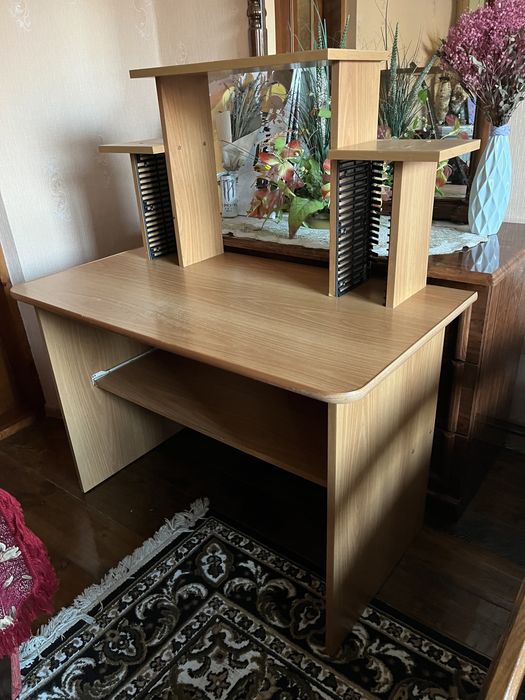 Продається стіл